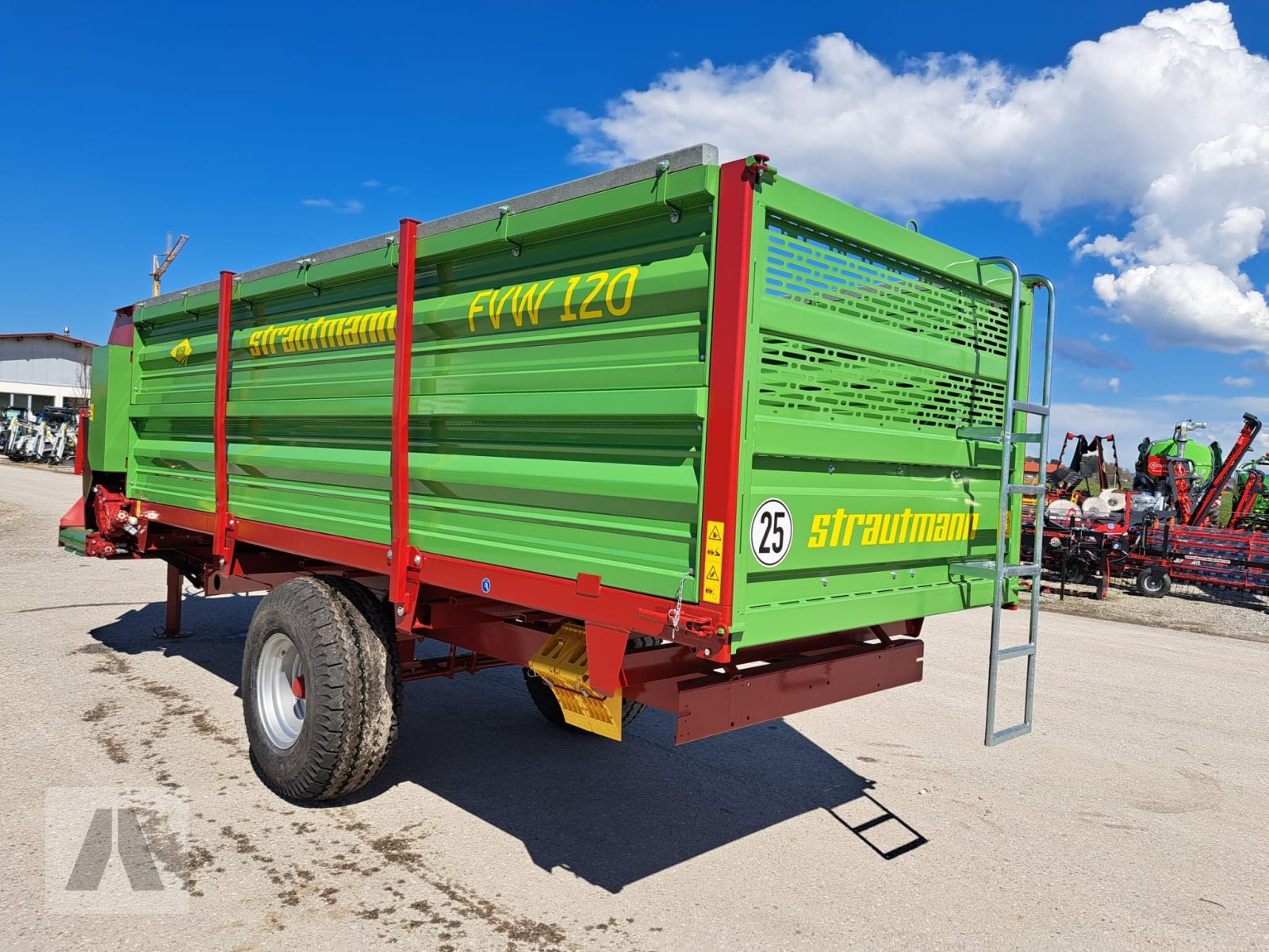 Futterverteilwagen des Typs Strautmann FVW 120, Neumaschine in Antdorf (Bild 9)