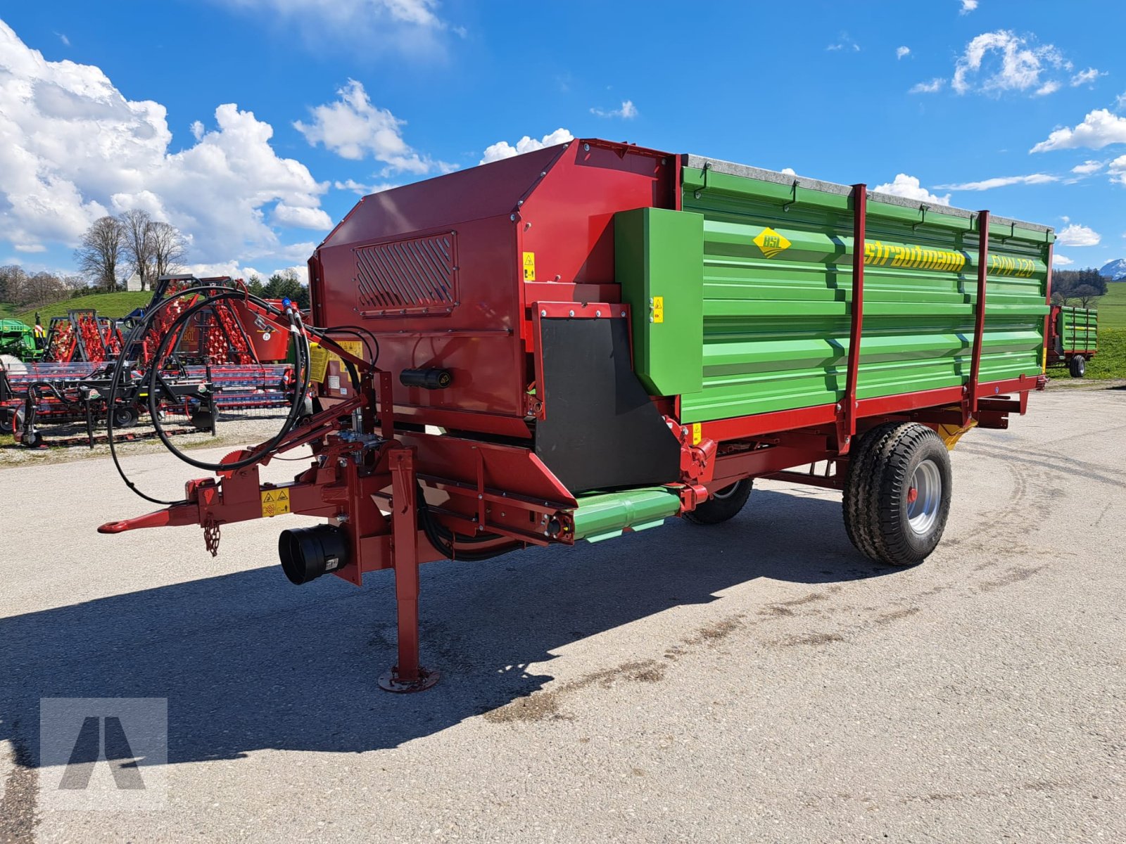 Futterverteilwagen des Typs Strautmann FVW 120, Neumaschine in Antdorf (Bild 10)