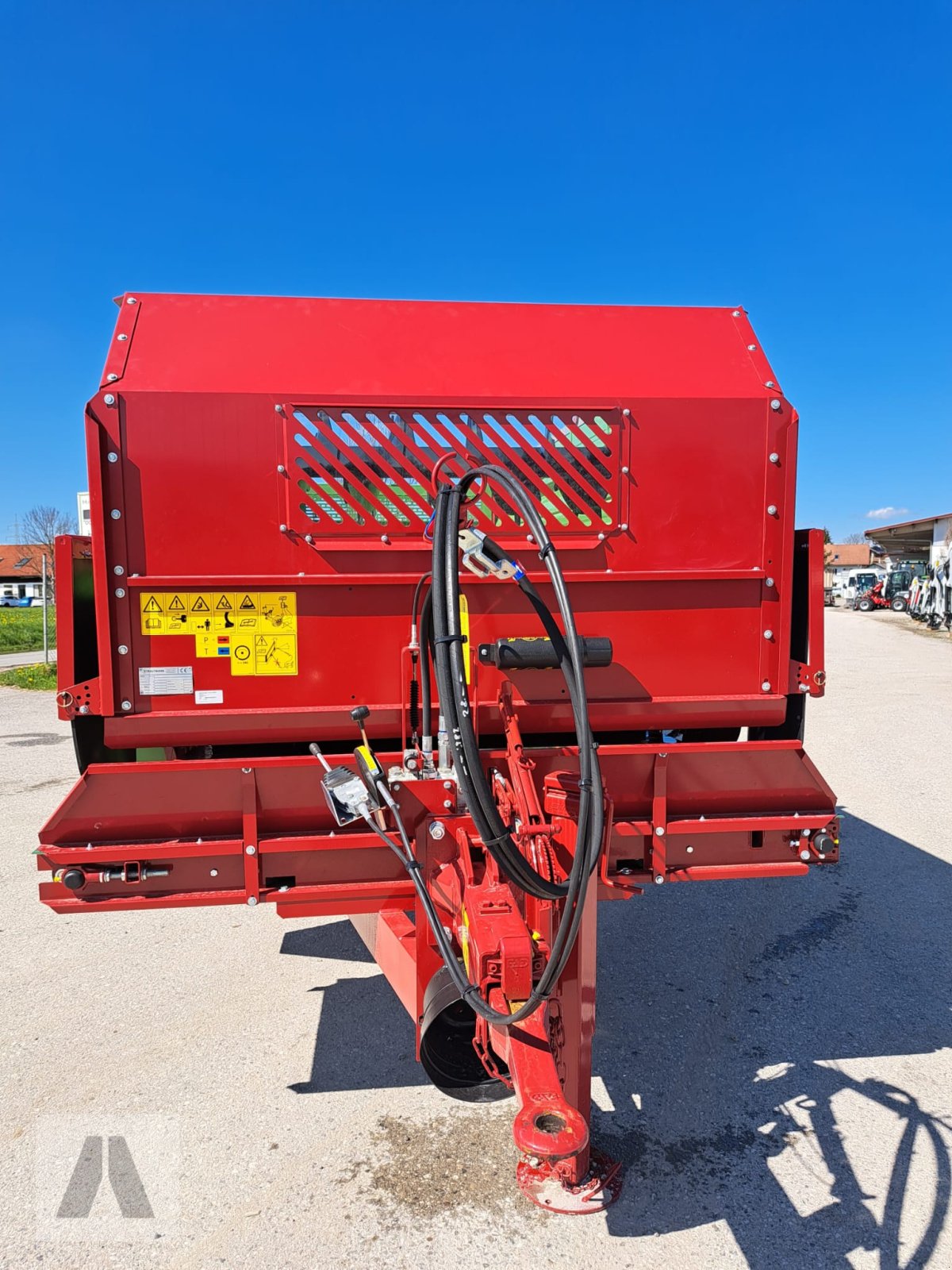 Futterverteilwagen des Typs Strautmann FVW 120, Neumaschine in Antdorf (Bild 11)