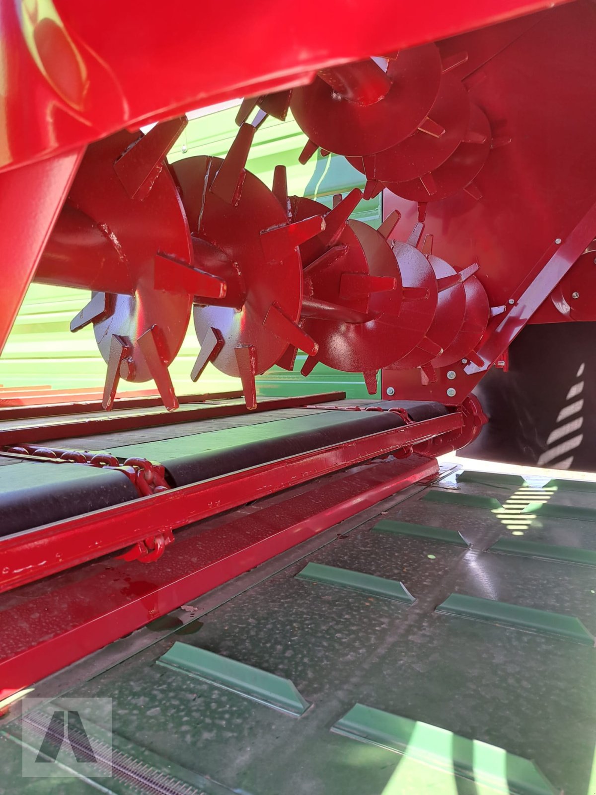 Futterverteilwagen des Typs Strautmann FVW 120, Neumaschine in Antdorf (Bild 12)