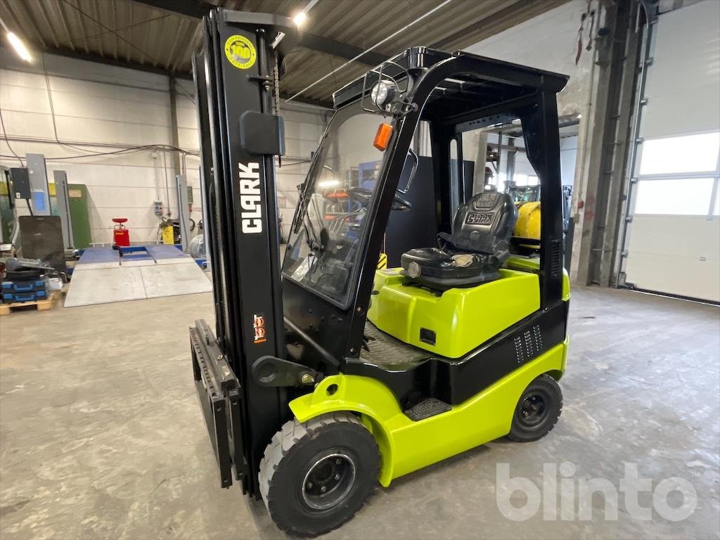 Gabelstapler του τύπου Clark C15L, Gebrauchtmaschine σε Düsseldorf (Φωτογραφία 1)