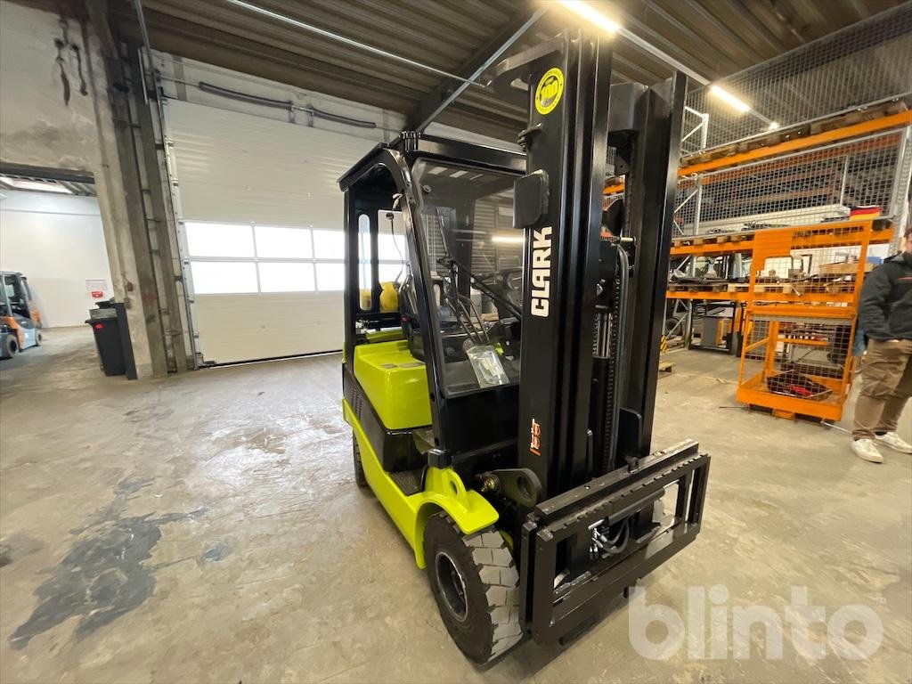 Gabelstapler του τύπου Clark C15L, Gebrauchtmaschine σε Düsseldorf (Φωτογραφία 2)