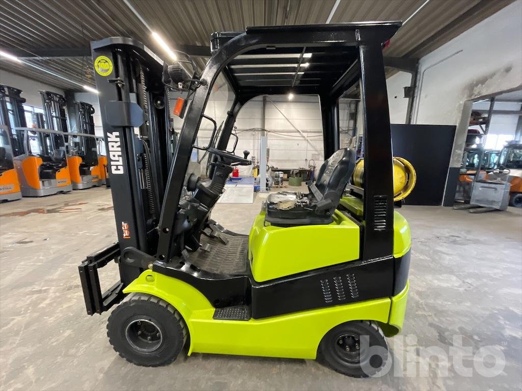Gabelstapler του τύπου Clark C15L, Gebrauchtmaschine σε Düsseldorf (Φωτογραφία 3)