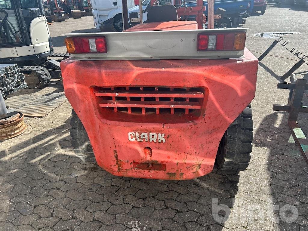 Gabelstapler van het type Clark C80, Gebrauchtmaschine in Düsseldorf (Foto 8)