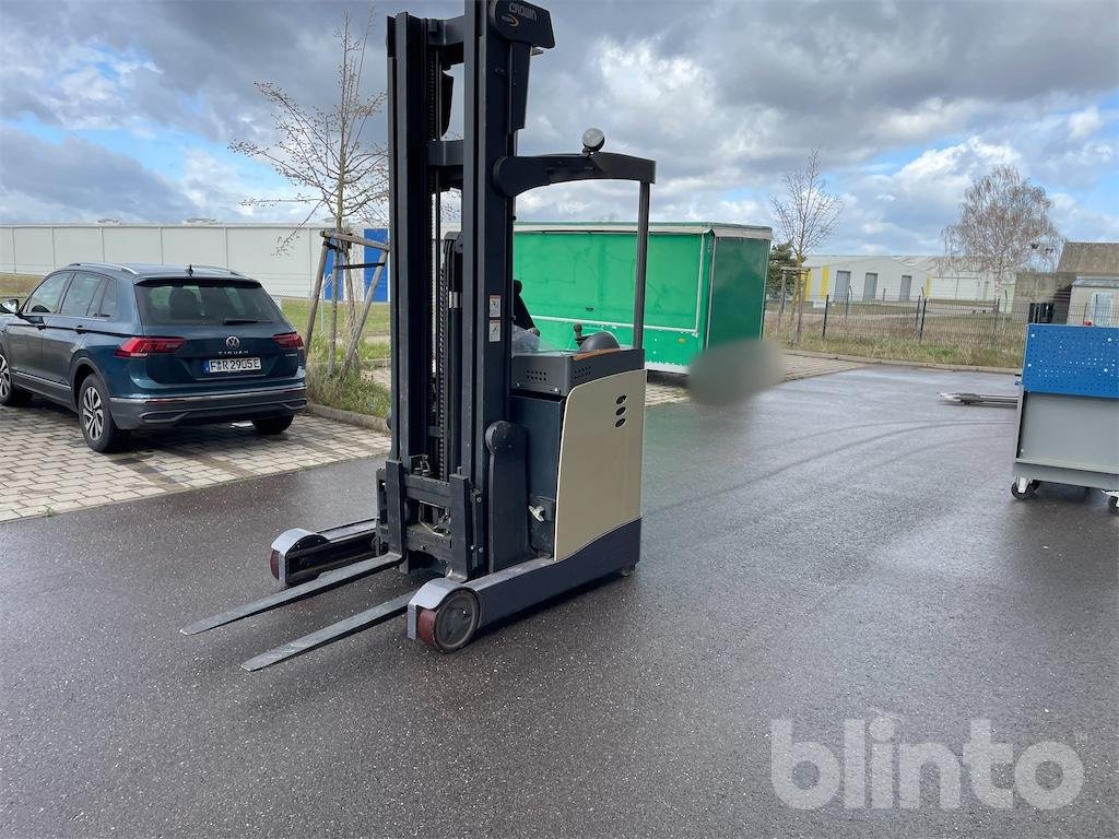 Gabelstapler от тип Crown ESR5000, Gebrauchtmaschine в Düsseldorf (Снимка 1)