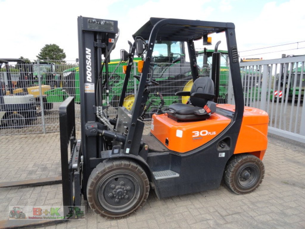 Gabelstapler typu Doosan D 30 G Plus, Gebrauchtmaschine v Kettenkamp (Obrázek 2)