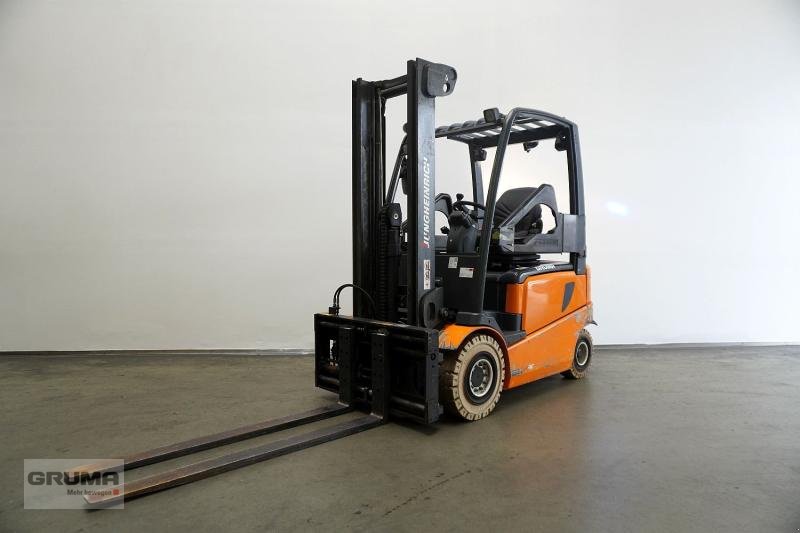 Gabelstapler del tipo Jungheinrich EFG VAC 22, Gebrauchtmaschine In Friedberg-Derching (Immagine 1)