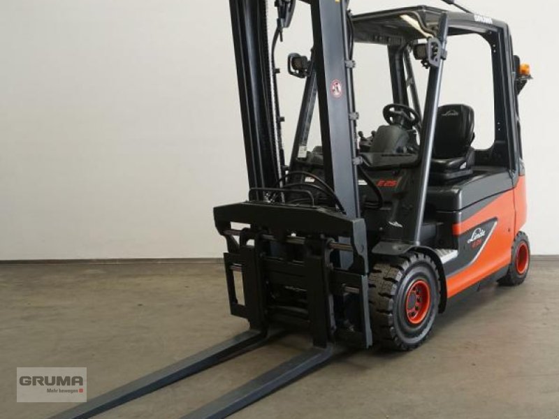 Gabelstapler of the type Linde E 25 387, Gebrauchtmaschine in Friedberg-Derching (Picture 1)