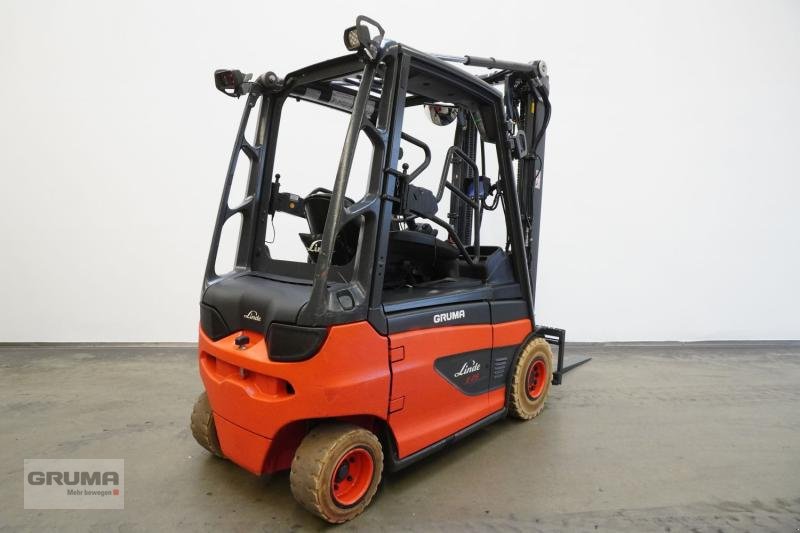 Gabelstapler tip Linde E 25 387, Gebrauchtmaschine in Friedberg-Derching (Poză 2)
