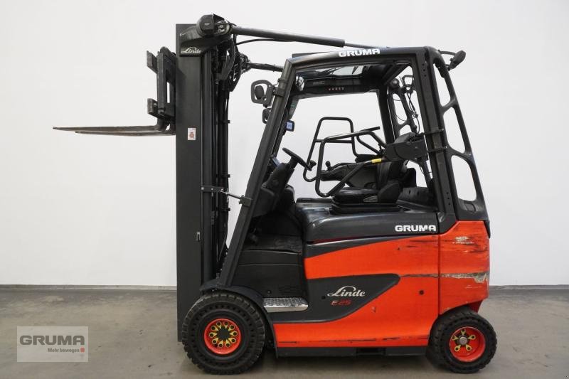 Gabelstapler des Typs Linde E 25/600 H 387, Gebrauchtmaschine in Friedberg-Derching (Bild 4)