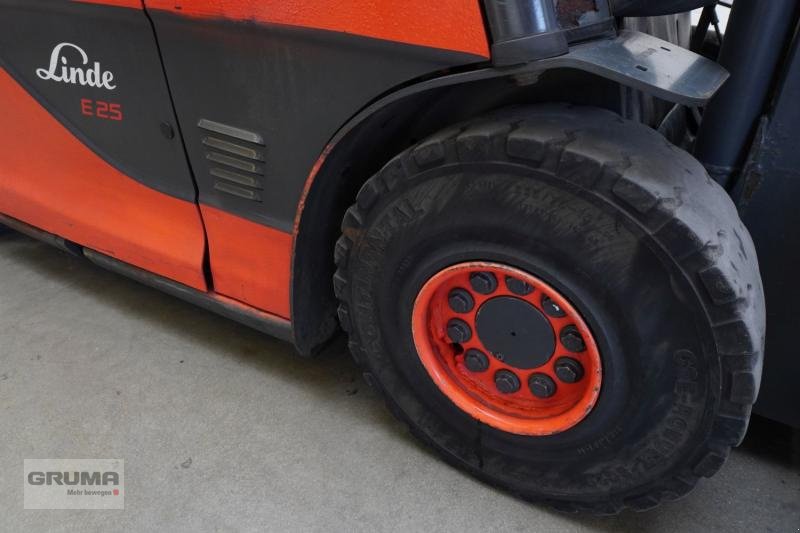 Gabelstapler del tipo Linde E 25/600 HL 387, Gebrauchtmaschine In Friedberg-Derching (Immagine 8)