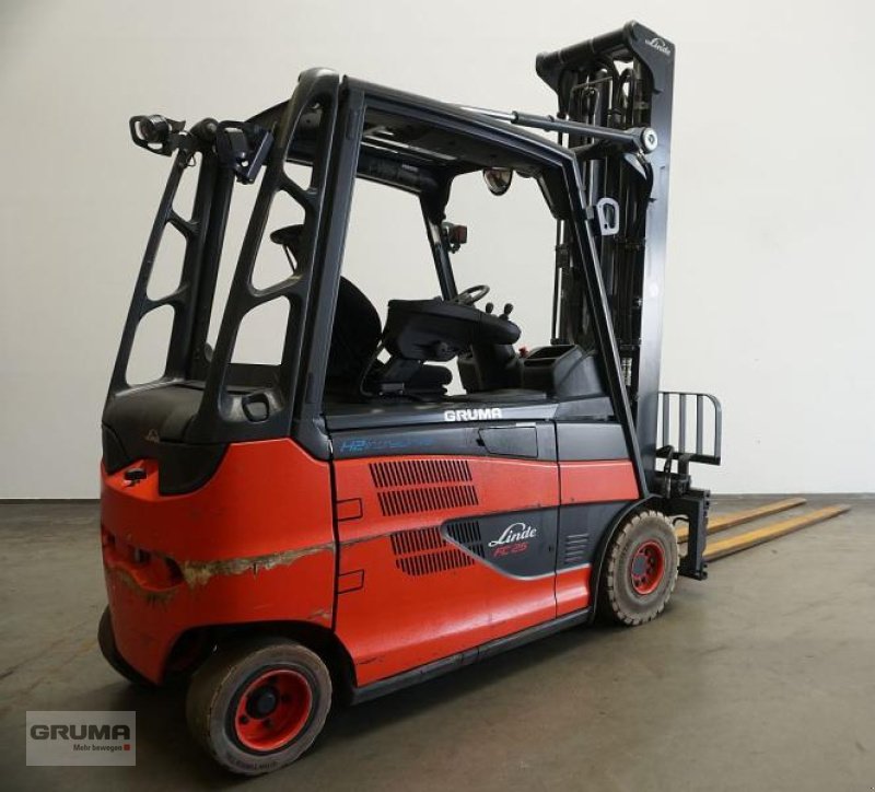 Gabelstapler Türe ait Linde E 25 HL-01 FC/600 387, Gebrauchtmaschine içinde Friedberg-Derching (resim 2)