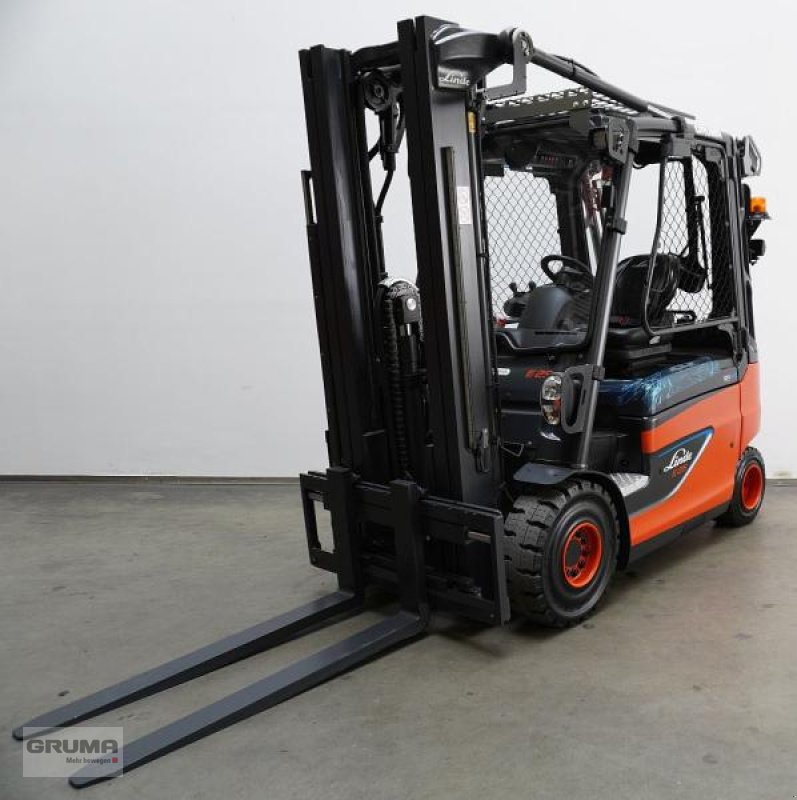 Gabelstapler des Typs Linde E 25 ION 387, Gebrauchtmaschine in Friedberg-Derching (Bild 1)