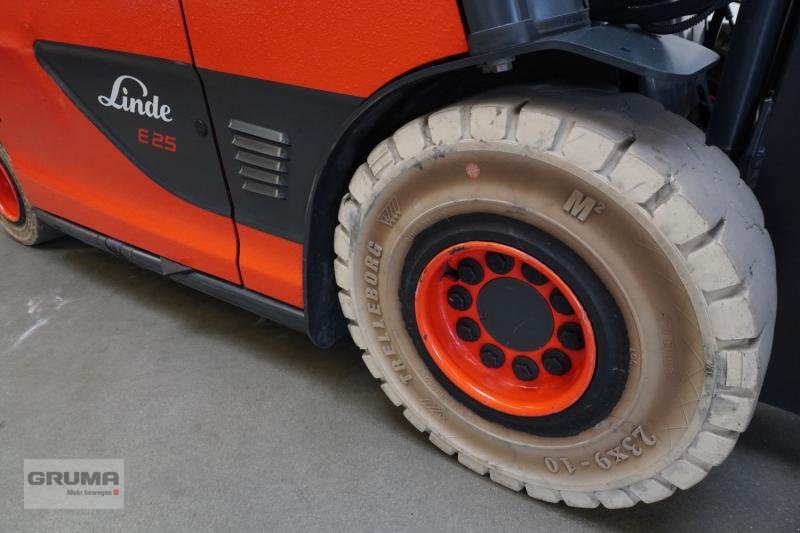 Gabelstapler van het type Linde E 25 L 387, Gebrauchtmaschine in Friedberg-Derching (Foto 8)