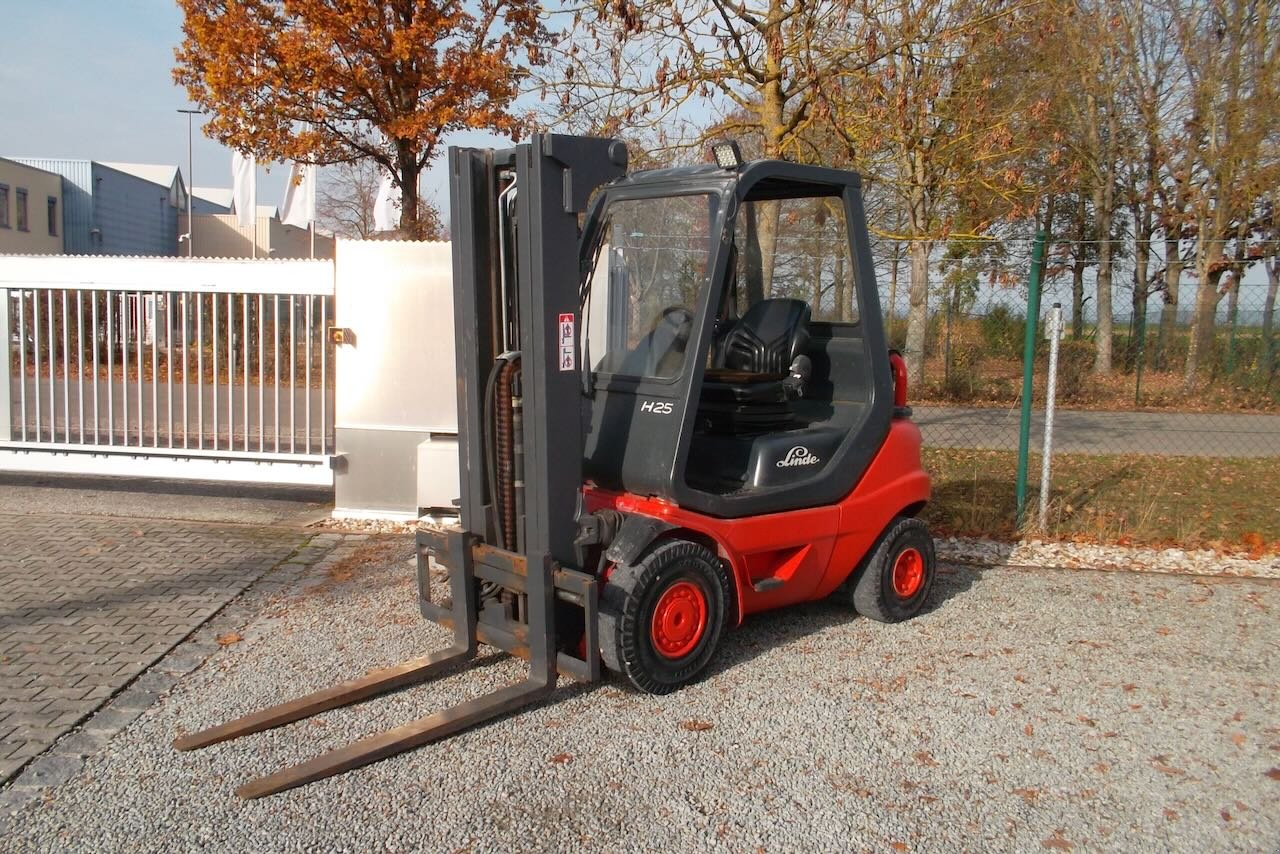 Gabelstapler des Typs Linde H25D-03, Gebrauchtmaschine in Salching (Bild 2)