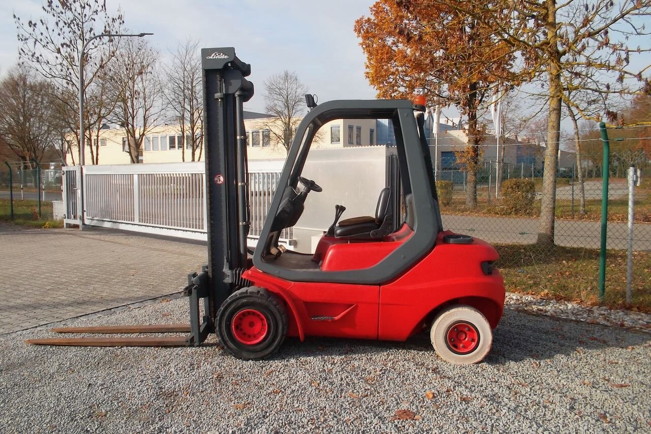 Gabelstapler des Typs Linde H30D, Gebrauchtmaschine in Salching (Bild 1)