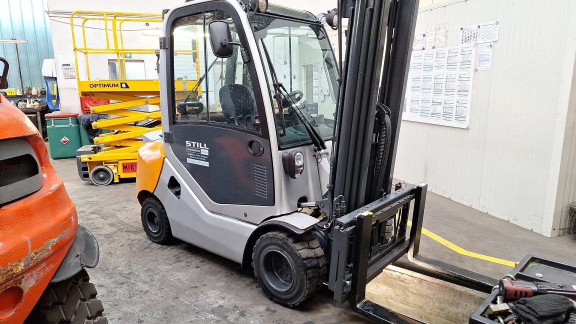 Gabelstapler des Typs Still RX 70-30, Gebrauchtmaschine in Wuppertal (Bild 1)
