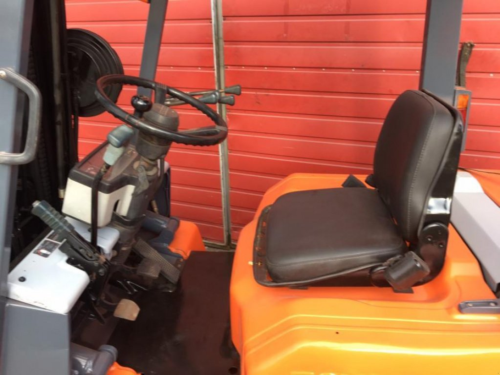 Gabelstapler typu Toyota 02-7FD25, Gebrauchtmaschine v Радехів (Obrázek 3)