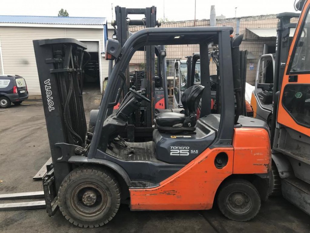 Gabelstapler des Typs Toyota 02-8FDF25, Gebrauchtmaschine in Не обрано (Bild 1)