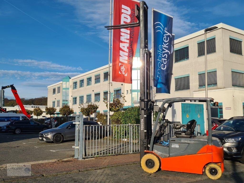 Gabelstapler des Typs Toyota 8FBMT25, Gebrauchtmaschine in Friedrichsdorf (Bild 7)