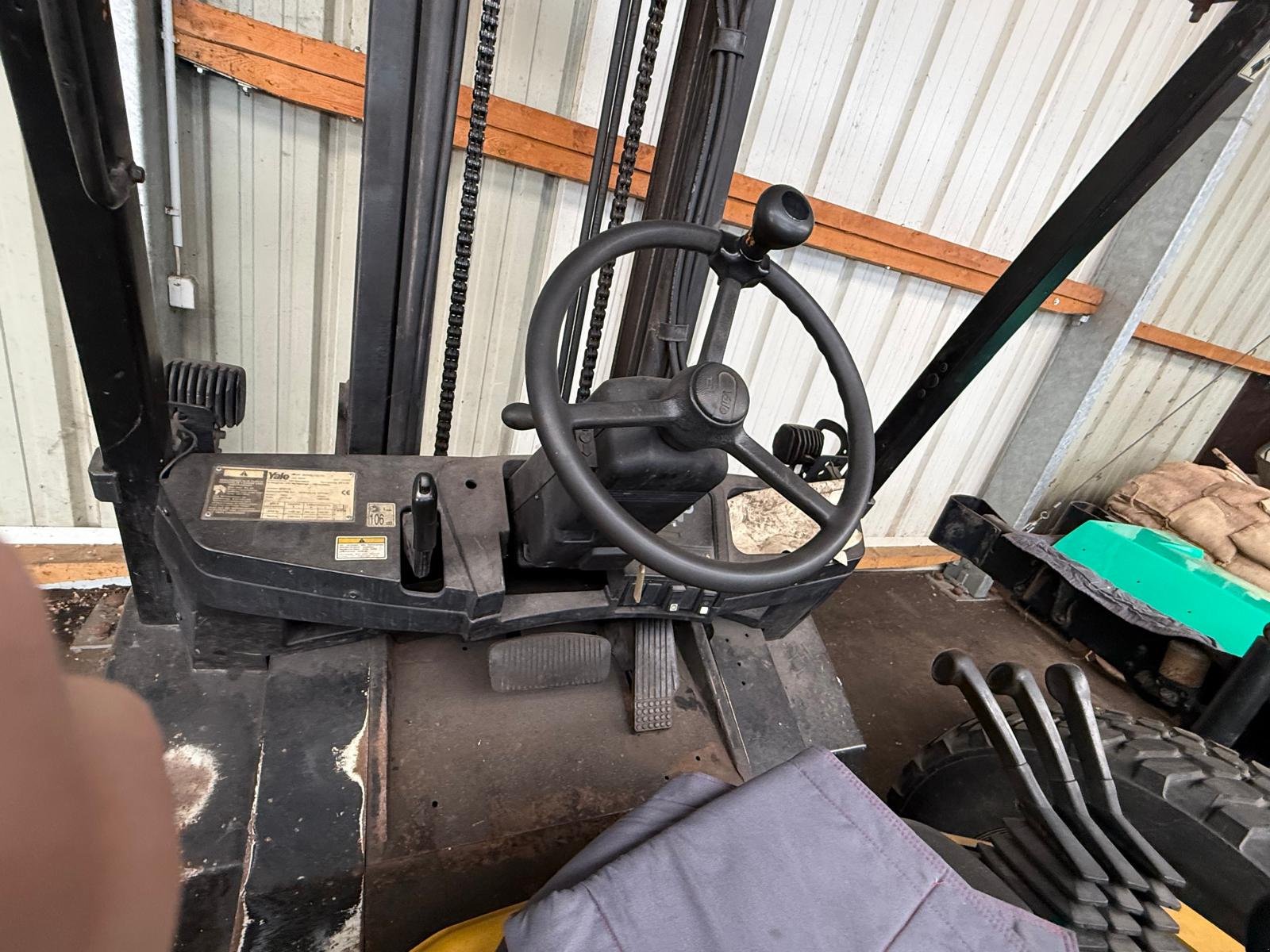 Gabelstapler des Typs Yale GLP40LJ, Gebrauchtmaschine in Wiedemar (Bild 9)