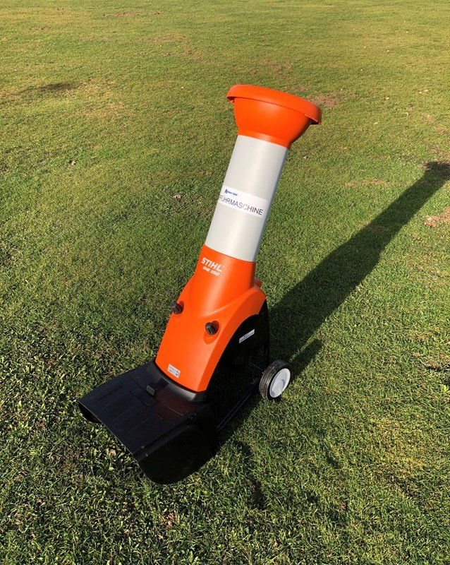 Gartenhäcksler of the type Stihl GHE 250, Ausstellungsmaschine in Henau (Picture 1)