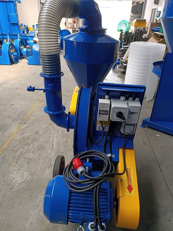 Gebläse des Typs Dozamech Saug-Druckgebläse / suction and pressure blower, Neumaschine in Michałowo (Bild 6)