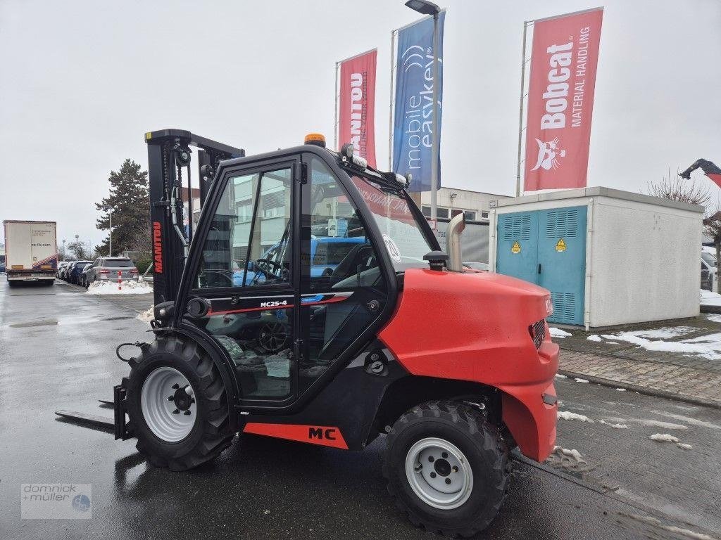 Geländestapler van het type Manitou MC 25-4 ST5B S1, Gebrauchtmaschine in Friedrichsdorf (Foto 2)