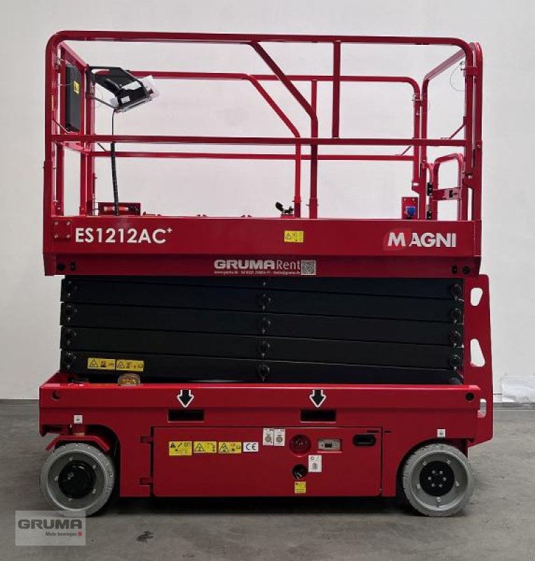 Gelenkteleskopbühne Türe ait Magni Scherenarbeitsbühne ES1212E, Gebrauchtmaschine içinde Friedberg-Derching (resim 2)