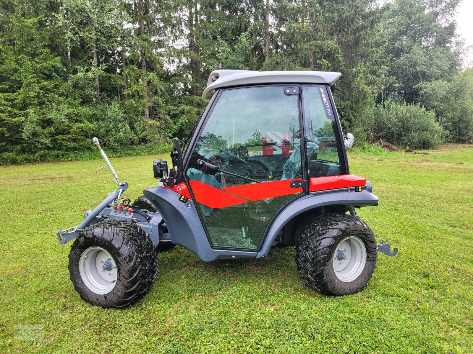 Geräteträger Türe ait Aebi TT 211, Gebrauchtmaschine içinde Berg am Starnberger See (resim 2)