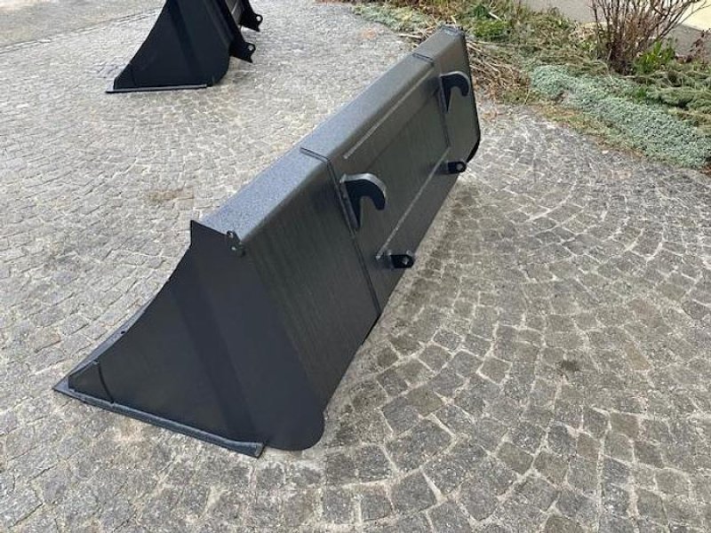 Geräteträger des Typs Big Dutchman Schwergutschaufel SUN  220 cm mit Euro Aufnahme, Neumaschine in Göpfritz an der Wild (Bild 4)