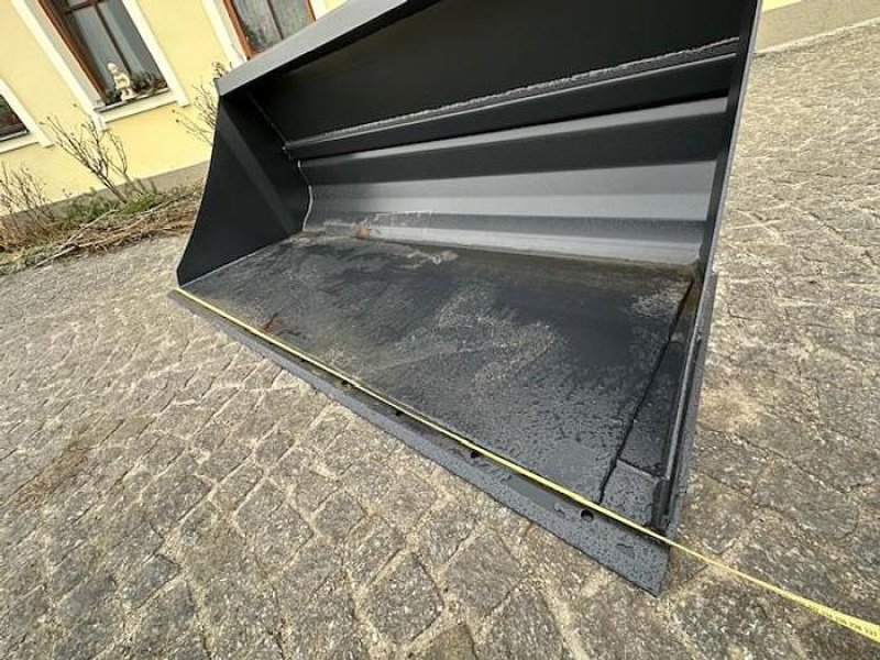 Geräteträger des Typs Big Dutchman Schwergutschaufel SUN  220 cm mit Euro Aufnahme, Neumaschine in Göpfritz an der Wild (Bild 6)