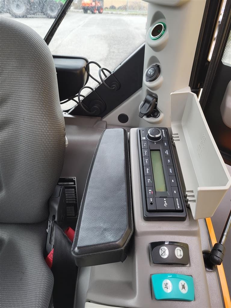 Geräteträger Türe ait Deutz-Fahr 5115DF TTV (WS) 4 hjulsstyring, ISObus, Trinløs transmission, Gebrauchtmaschine içinde Sabro (resim 19)