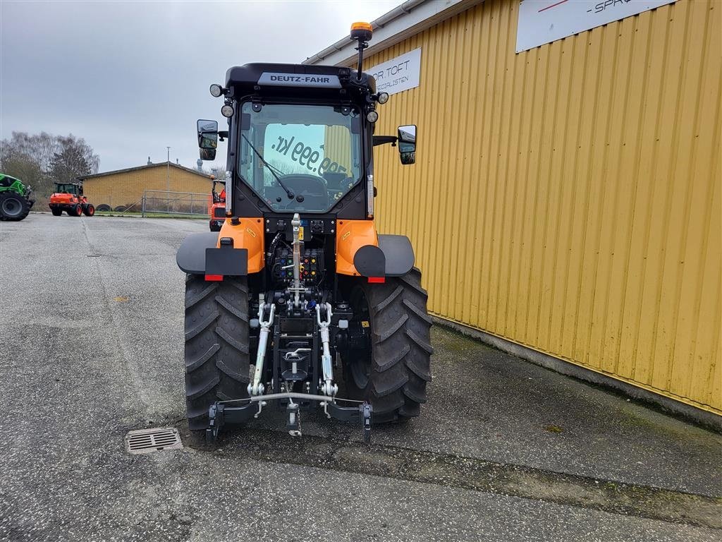 Geräteträger Türe ait Deutz-Fahr 5115DF TTV (WS) 4 hjulsstyring, ISObus, Trinløs transmission, Gebrauchtmaschine içinde Sabro (resim 9)