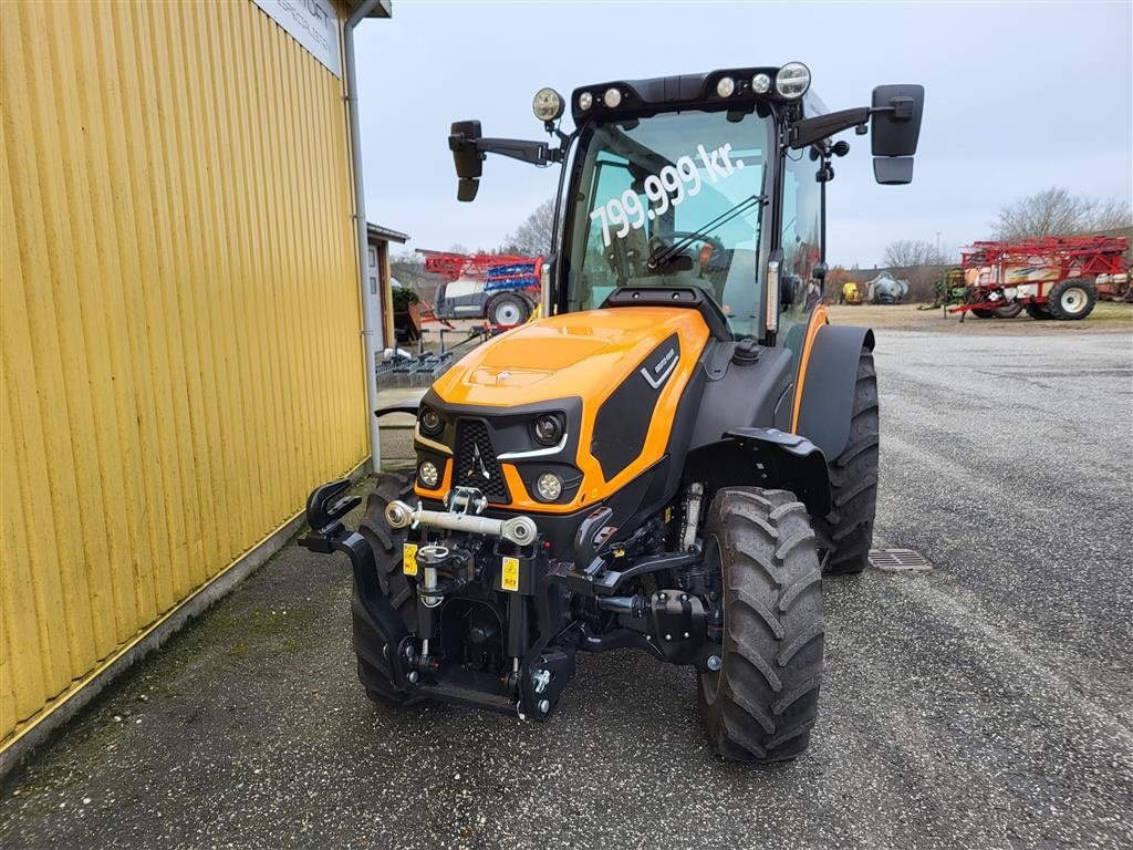 Geräteträger Türe ait Deutz-Fahr 5115DF TTV (WS) 4 hjulsstyring, ISObus, Trinløs transmission, Gebrauchtmaschine içinde Sabro (resim 8)