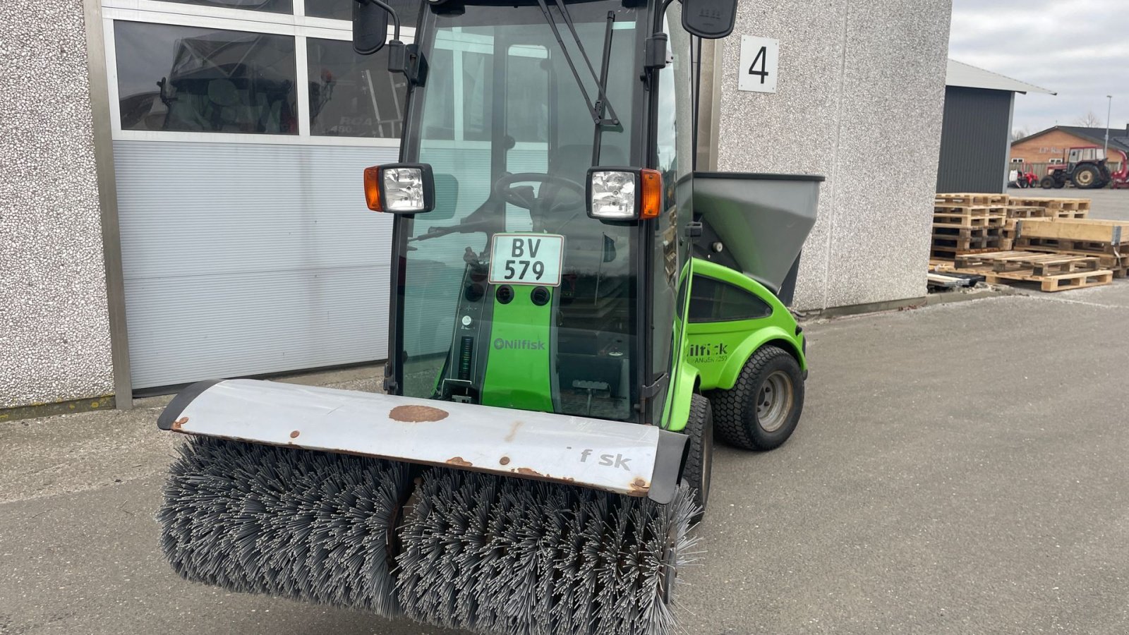 Geräteträger tipa Egholm 2250 Inkl. kost og saltspreder, Gebrauchtmaschine u Holstebro (Slika 2)