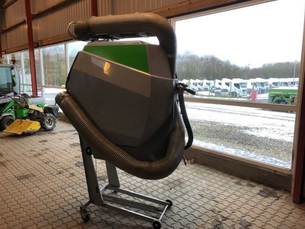 Geräteträger des Typs Egholm Feje- Sugeanlæg inkl. ekstern sugeslange og 3 forkoste, Gebrauchtmaschine in Vejle (Bild 4)