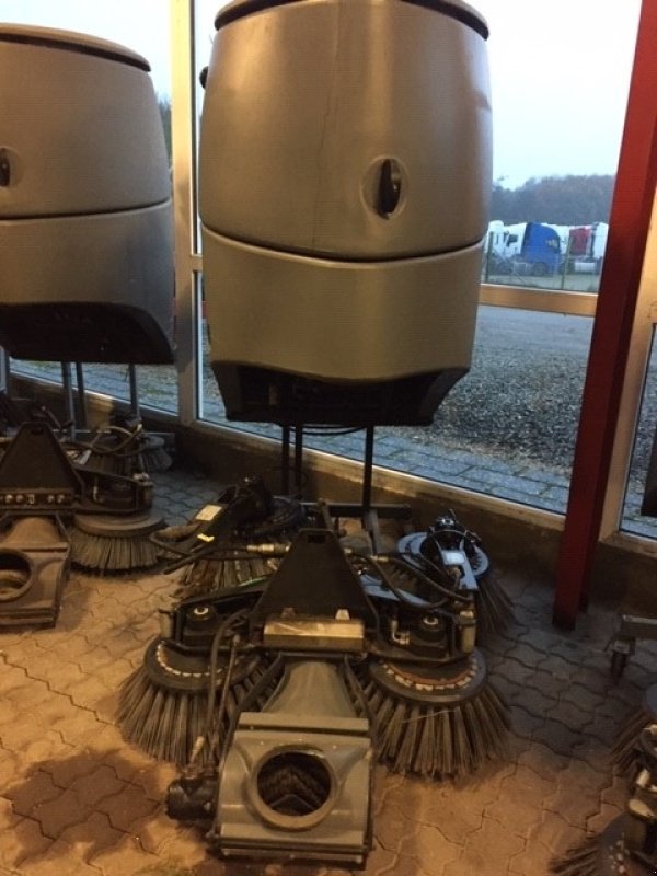 Geräteträger des Typs Egholm FEJE/SUGEANLÆG inkl. ekstern sugeslange og højtryksrenser, Gebrauchtmaschine in Vejle (Bild 2)