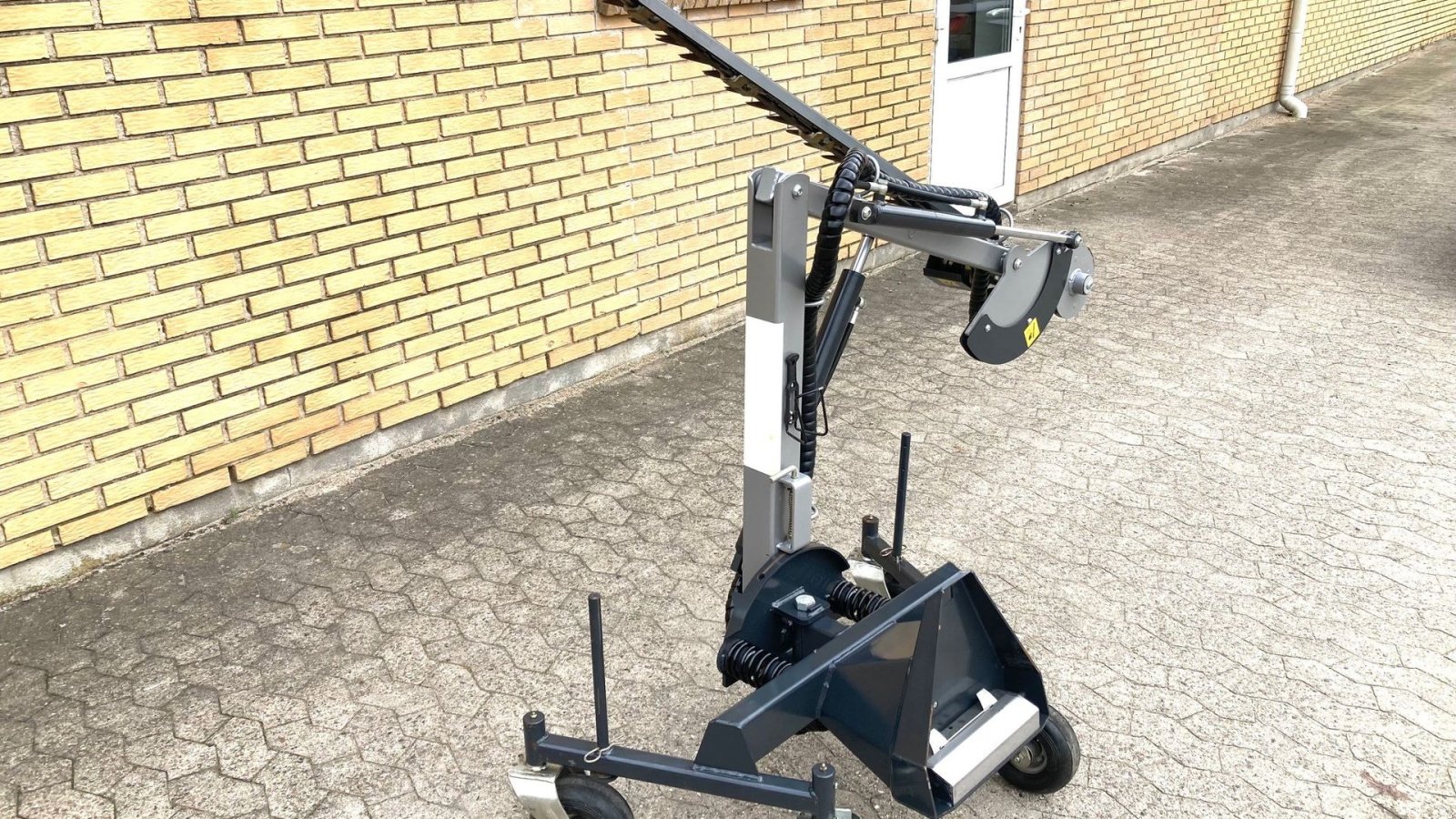 Geräteträger Türe ait Egholm Hækklipper, Gebrauchtmaschine içinde Tinglev (resim 2)