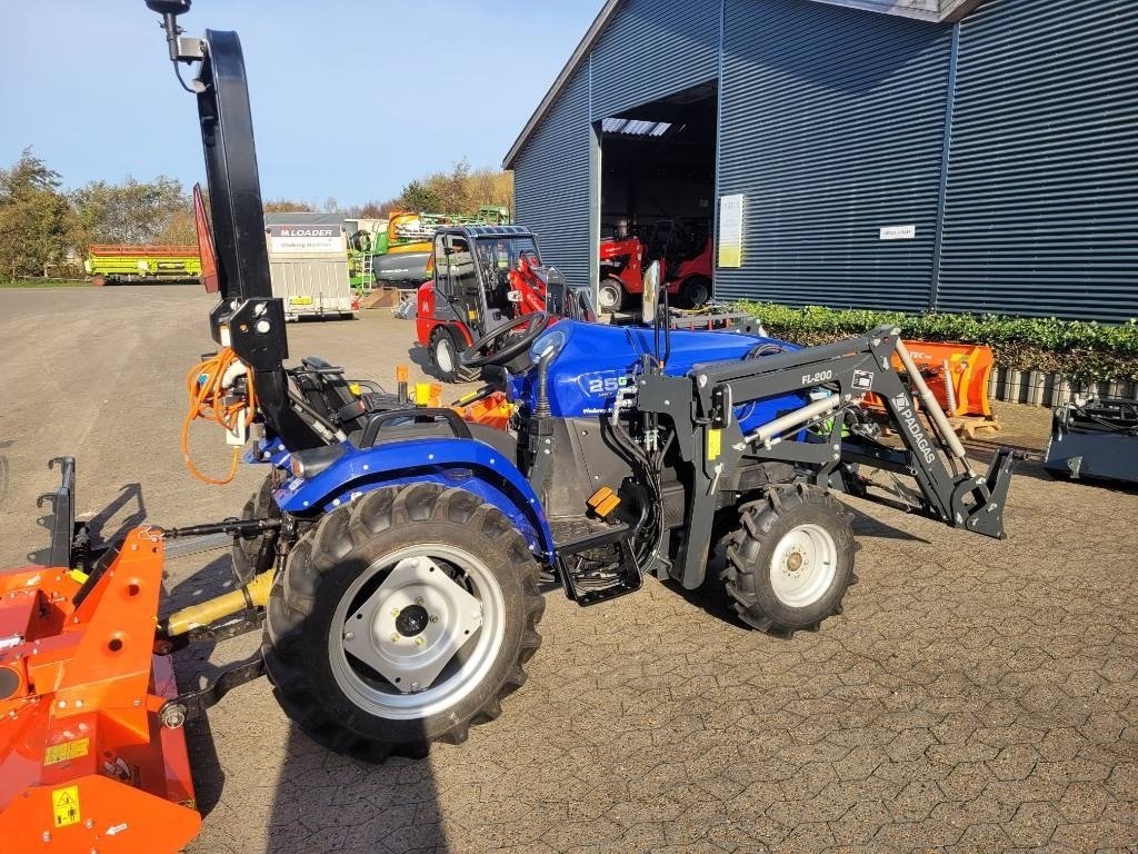 Geräteträger del tipo Farmtrac 25 G HST, Gebrauchtmaschine en Vinderup (Imagen 2)