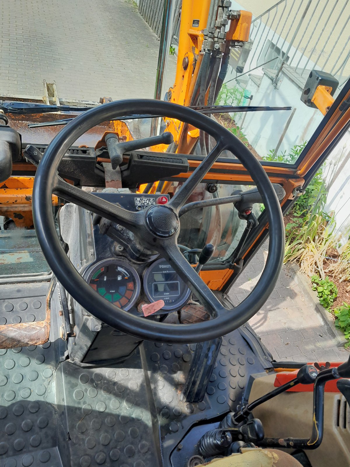 Geräteträger του τύπου Fendt 380 GTF, Gebrauchtmaschine σε Lauterbach (Φωτογραφία 3)