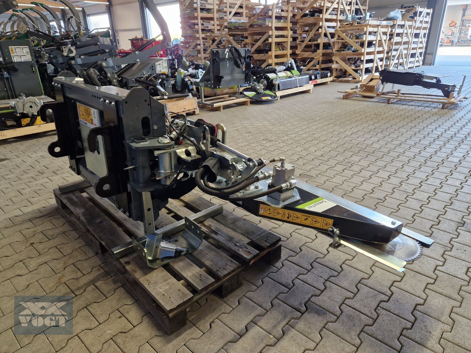 Geräteträger des Typs Greentec PUMA 2803 TELE R Geräteträger inkl. LRS 1602 Astsäge Vorführgerät, Gebrauchtmaschine in Schmallenberg (Bild 3)