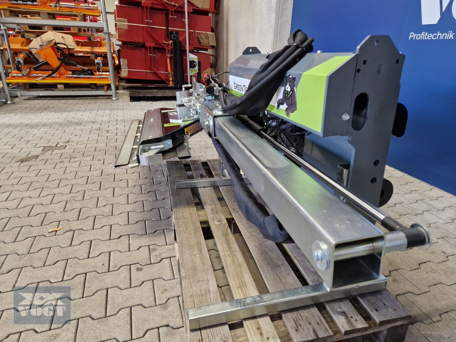 Geräteträger des Typs Greentec PUMA 2803 TELE R Geräteträger inkl. LRS 1602 Astsäge Vorführgerät, Gebrauchtmaschine in Schmallenberg (Bild 7)