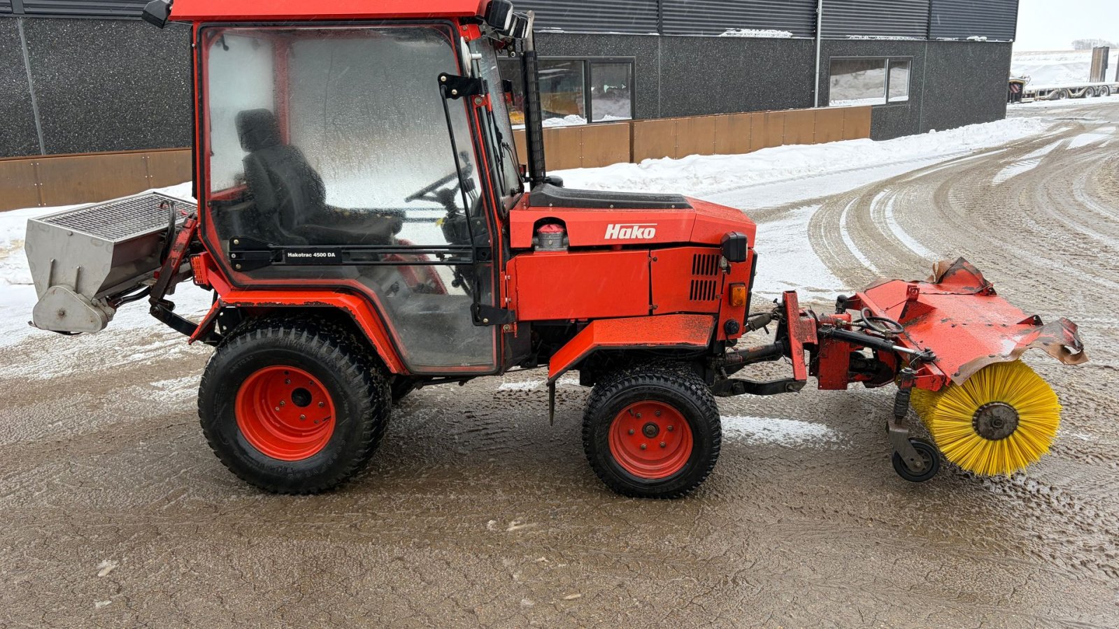 Geräteträger типа Hako Hakotrac 4500 DA M. Sneplov, kost og saltspreder, Gebrauchtmaschine в Roslev (Фотография 7)