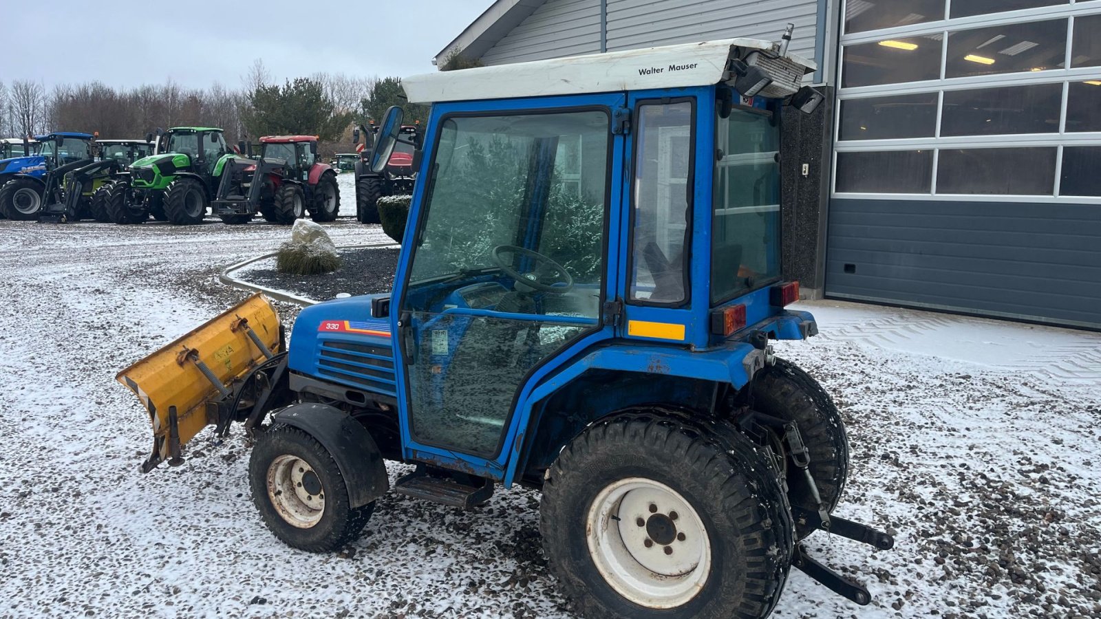 Geräteträger a típus Iseki 330 Med frontlift, front PTO, sneplov og lukket kabine, Gebrauchtmaschine ekkor: Lintrup (Kép 3)