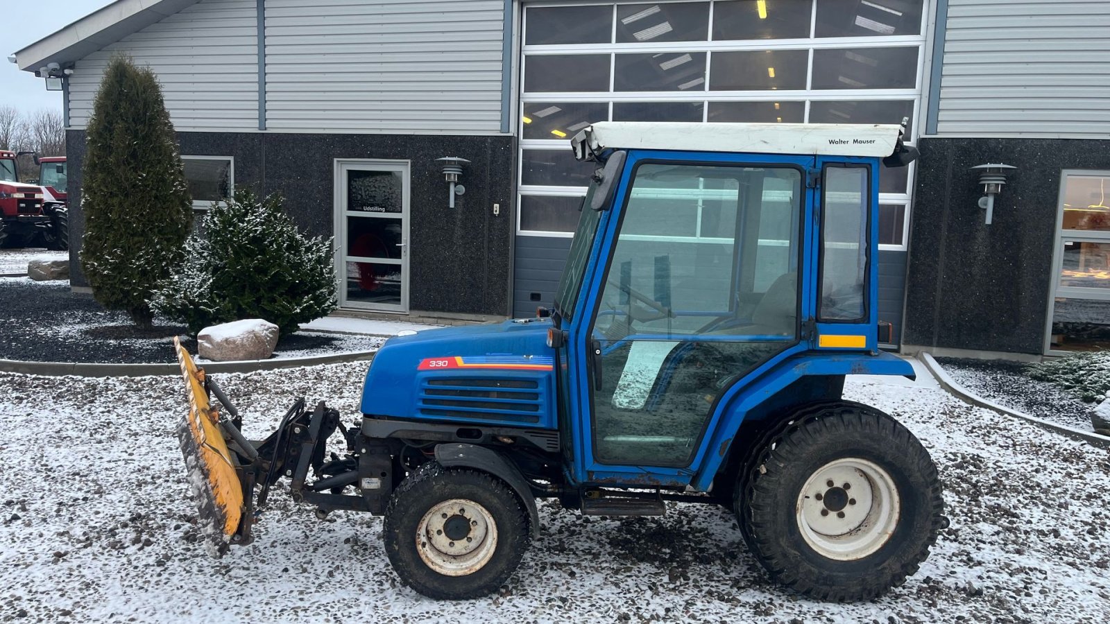 Geräteträger del tipo Iseki 330 Med frontlift, sneplov og lukket kabine, Gebrauchtmaschine en Lintrup (Imagen 9)