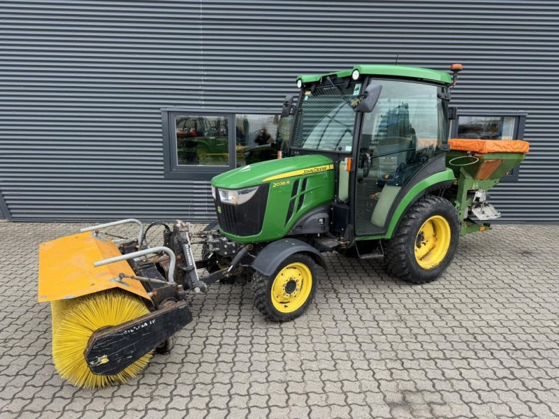 Geräteträger типа John Deere 2036R, Gebrauchtmaschine в Næstved