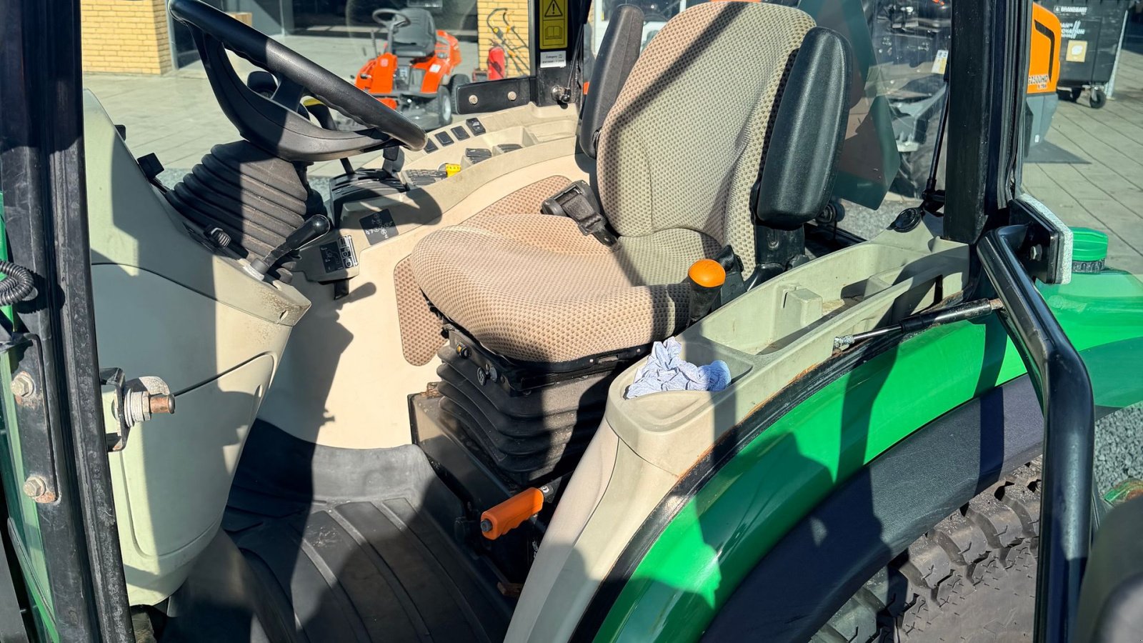 Geräteträger typu John Deere 3045R, Gebrauchtmaschine v Brørup (Obrázek 17)