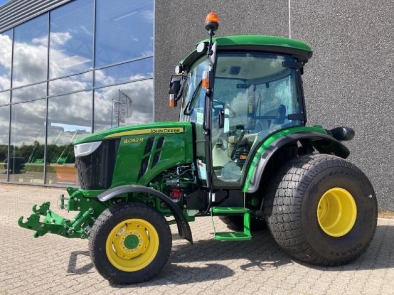 Geräteträger des Typs John Deere 4052R, Gebrauchtmaschine in Odense (Bild 2)