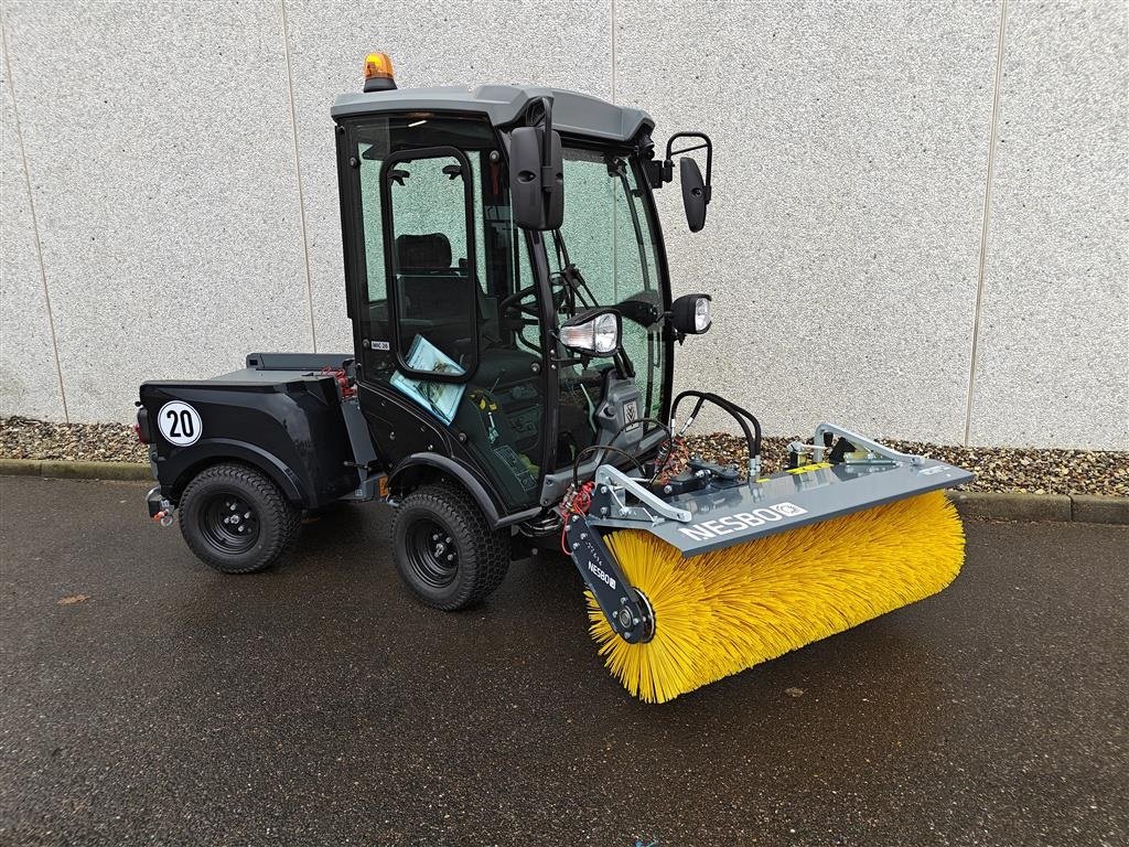 Geräteträger typu Kärcher MIC 26 Inklusiv 120cm Nesbo kost, Gebrauchtmaschine v Holstebro (Obrázek 1)